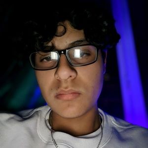 Meet your Posher, Moises